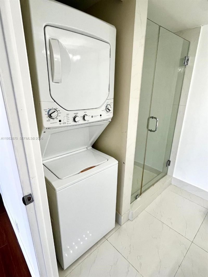 1000 Quayside Ter , Unit 1009, Miami, FL 33138 Photo