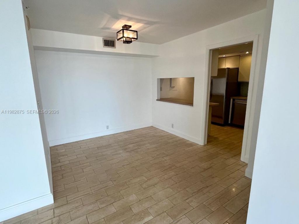 1000 Quayside Ter , Unit 1009, Miami, FL 33138 Photo