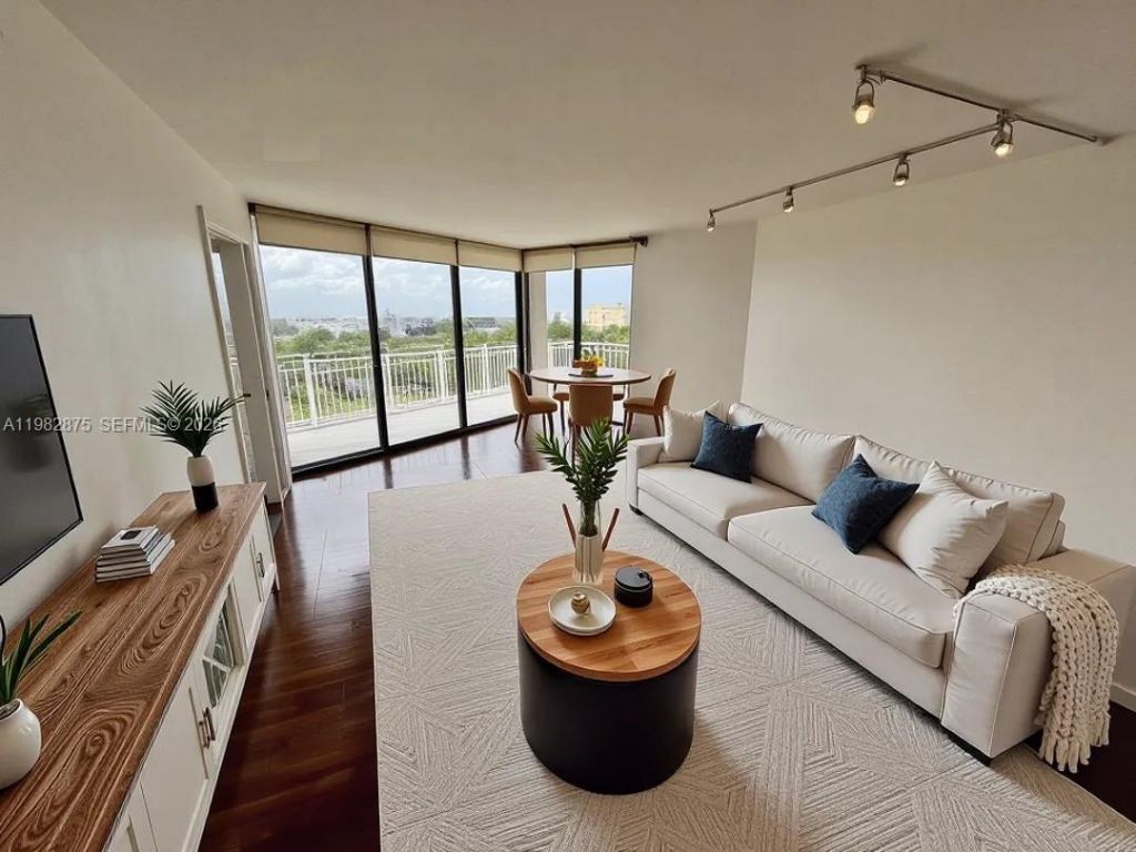 1000 Quayside Ter , Unit 1009, Miami, FL 33138 Photo