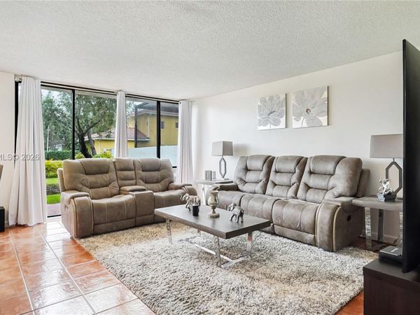 11524 Terra Bella Blvd, Plantation, FL 33325