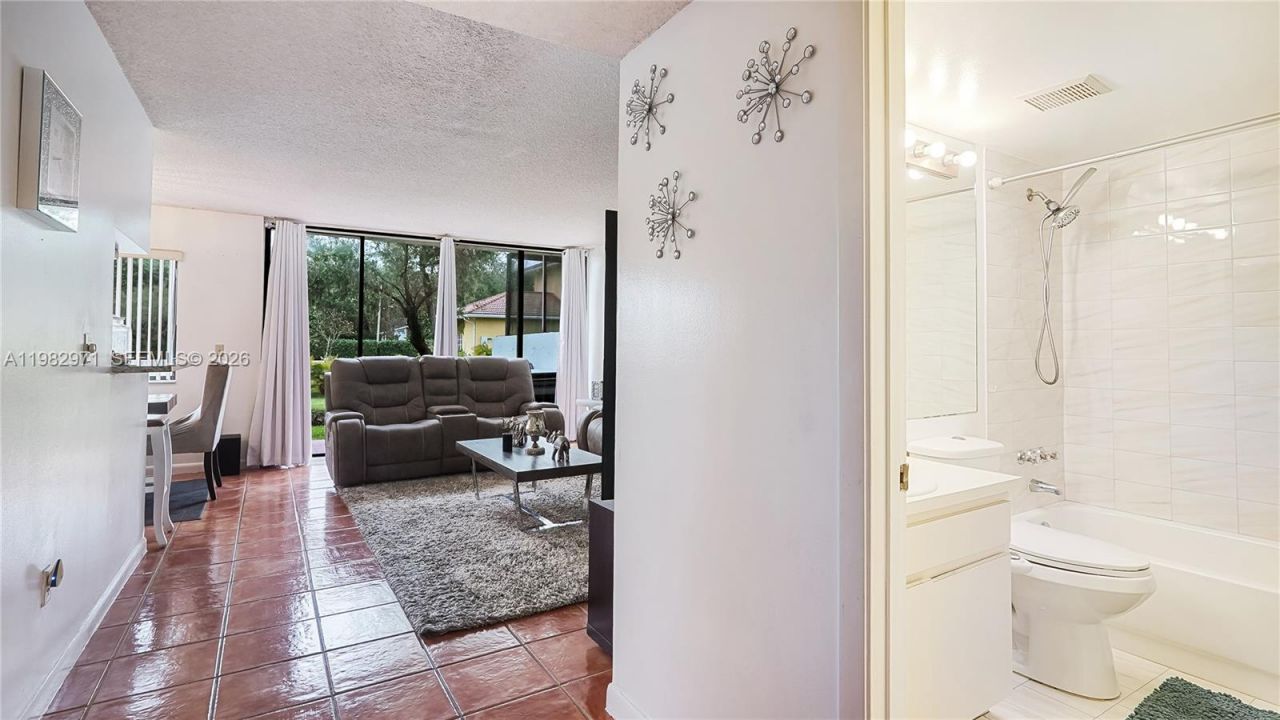 11524 Terra Bella Blvd, Plantation, FL 33325 Photo