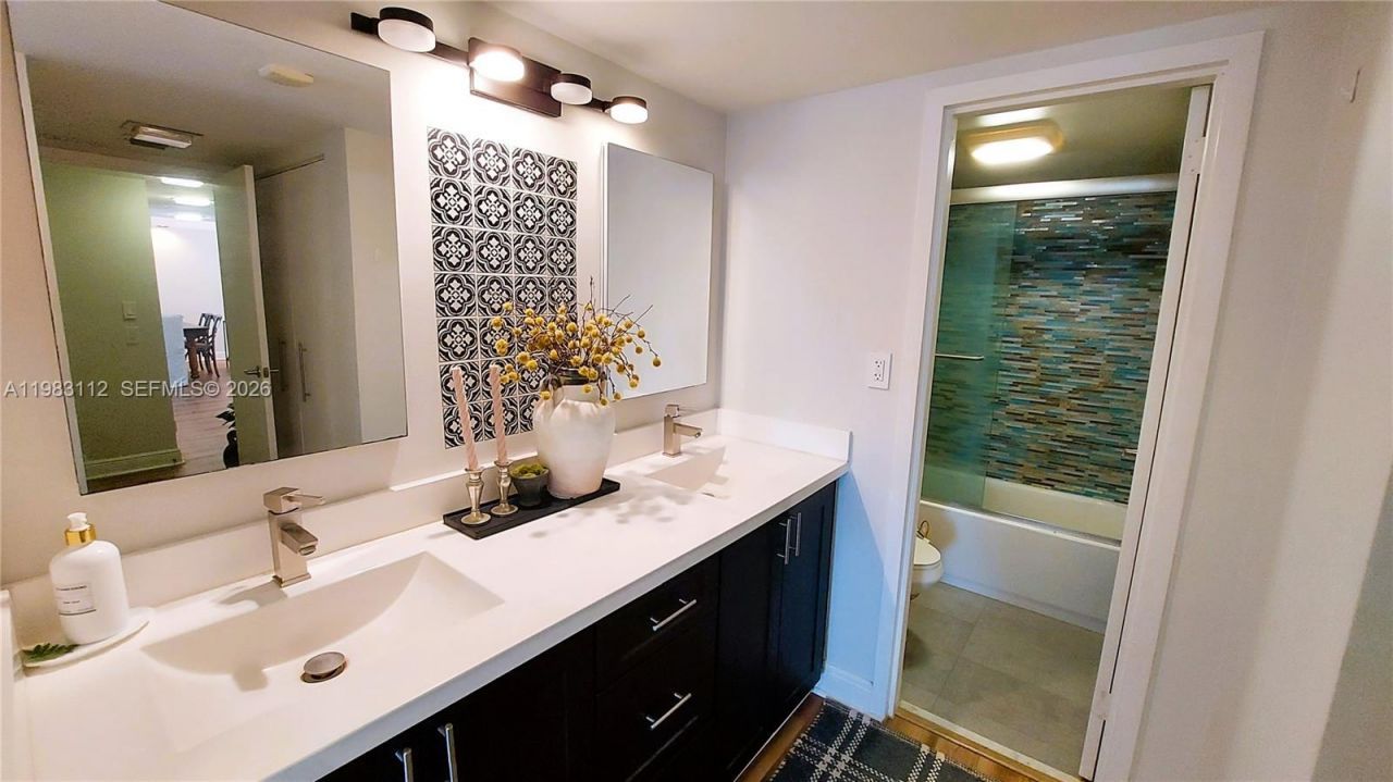 3375 N Country Club Dr , Unit 207, Aventura, FL 33180 Photo