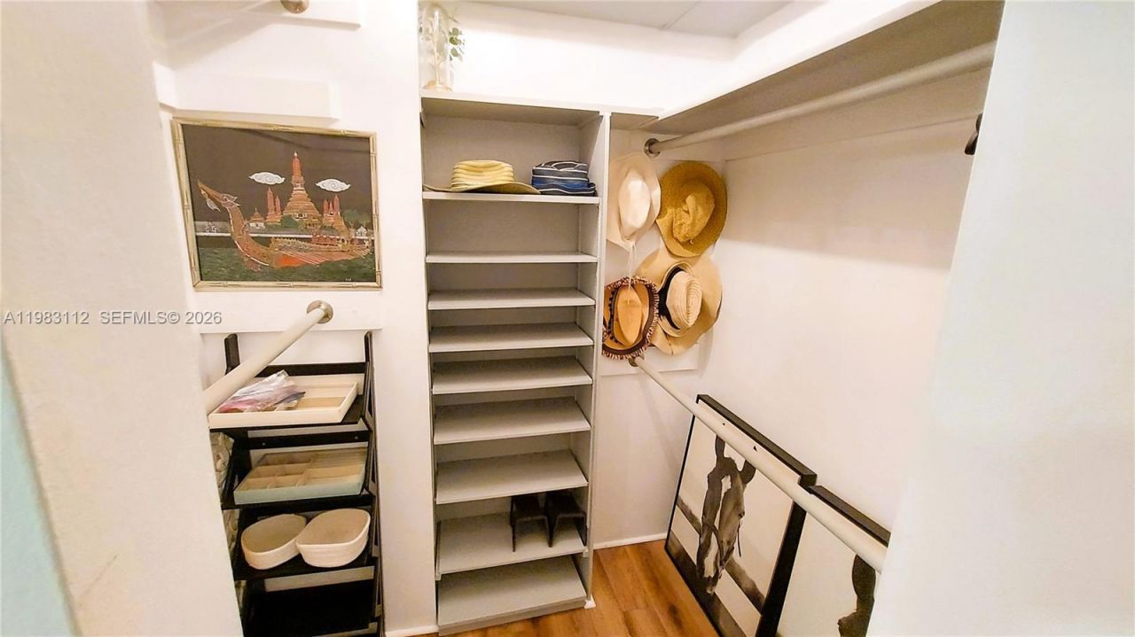 3375 N Country Club Dr , Unit 207, Aventura, FL 33180 Photo