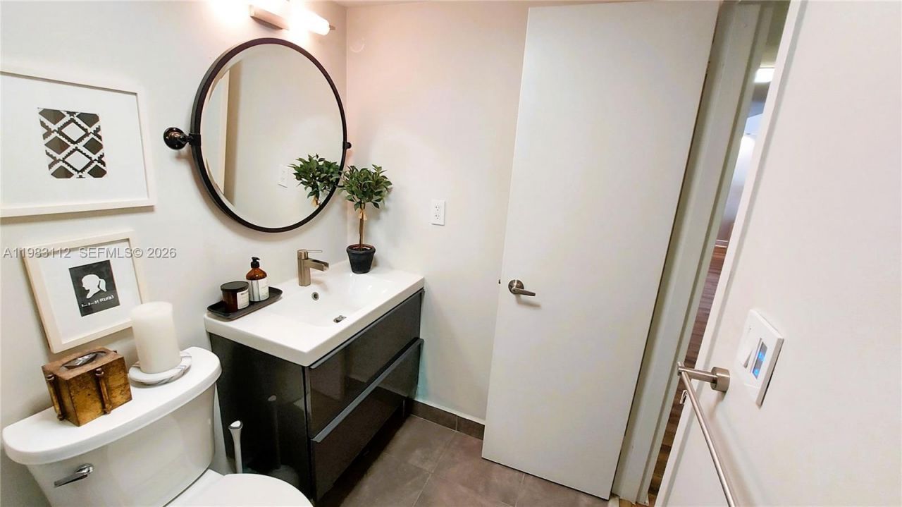 3375 N Country Club Dr , Unit 207, Aventura, FL 33180 Photo