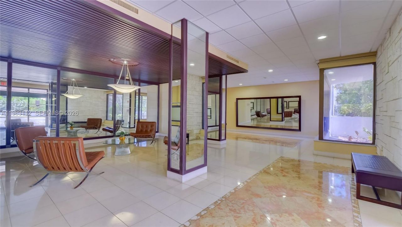 3375 N Country Club Dr , Unit 207, Aventura, FL 33180 Photo