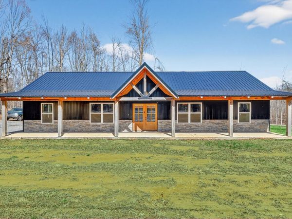 562 Northup Rd , Portland, TN 37148