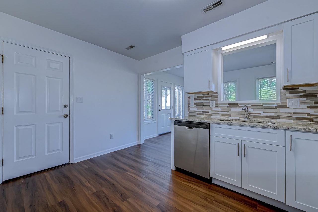 147 Woodlake Dr. Photo 12