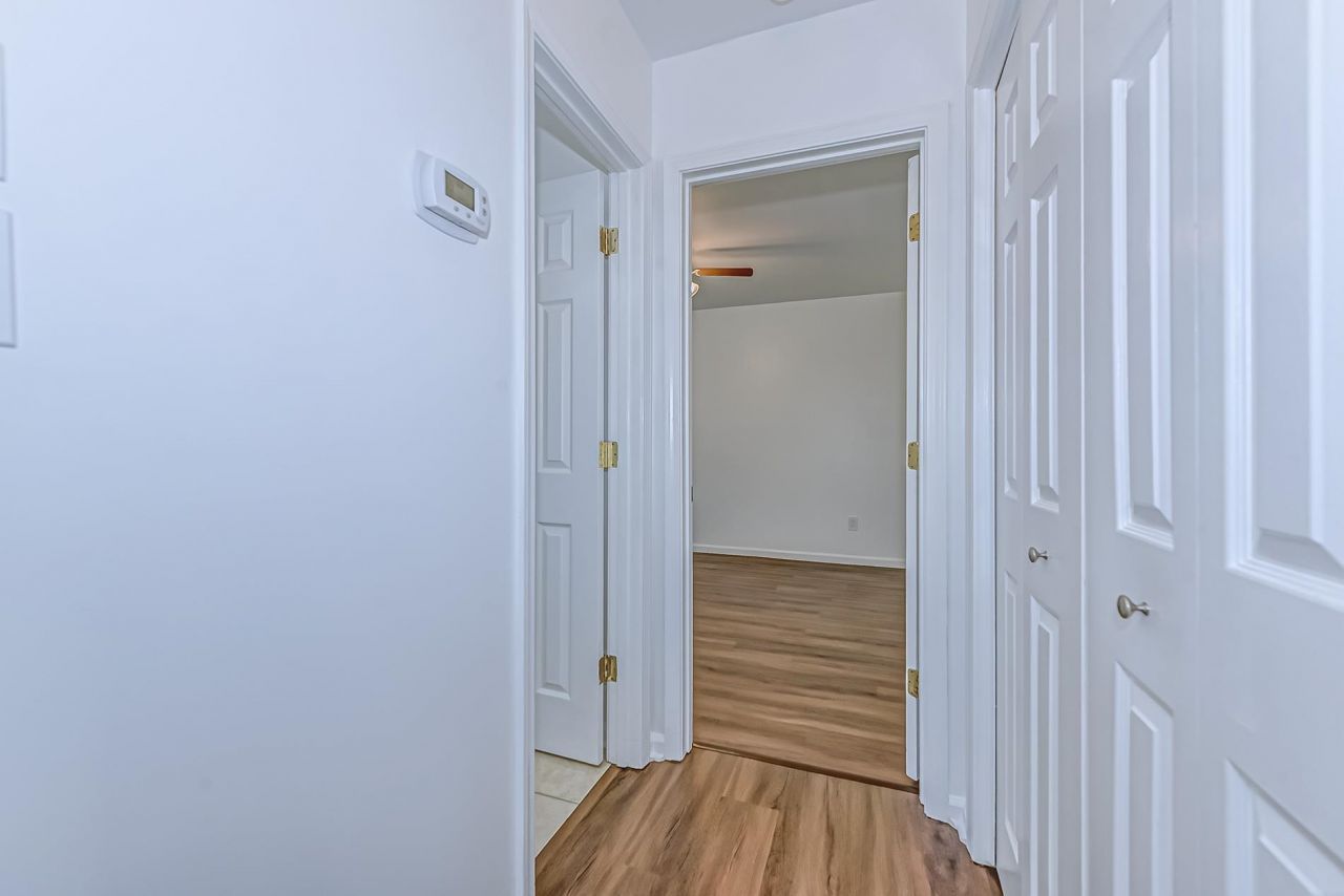 147 Woodlake Dr. Photo 23