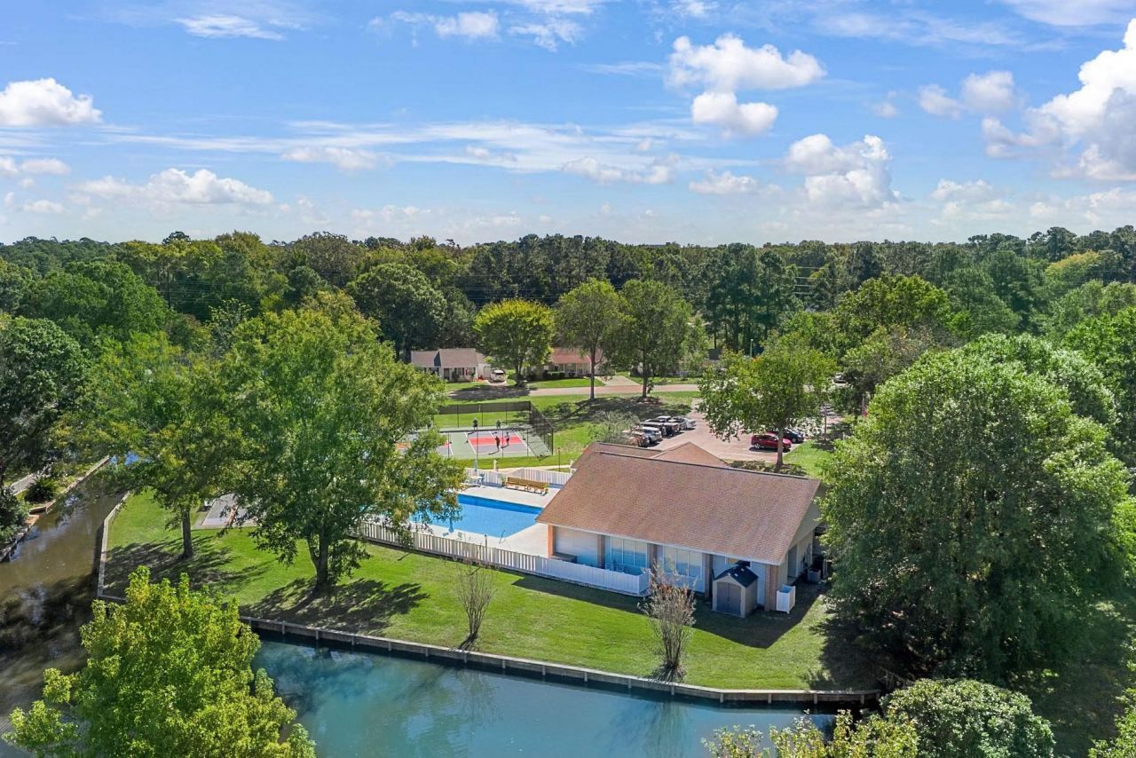 147 Woodlake Dr. Photo 45