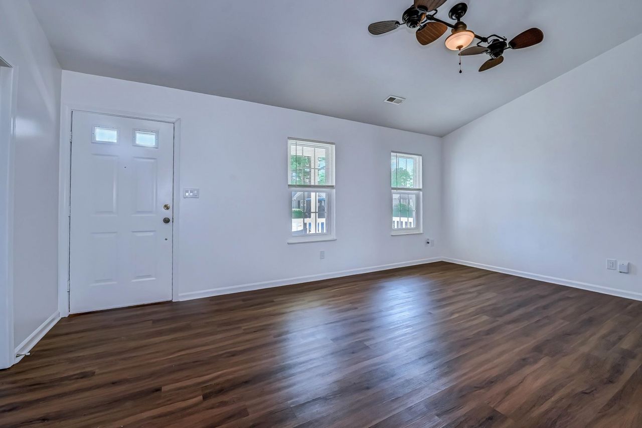 147 Woodlake Dr. Photo 5