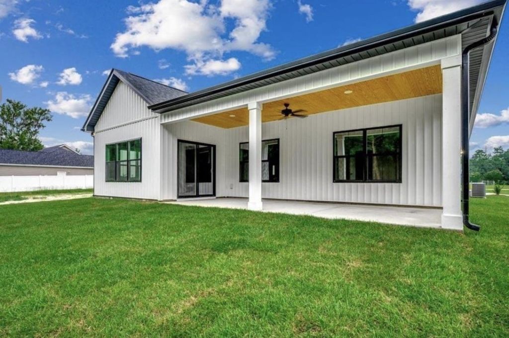 5653 Highway 668  Photo 13