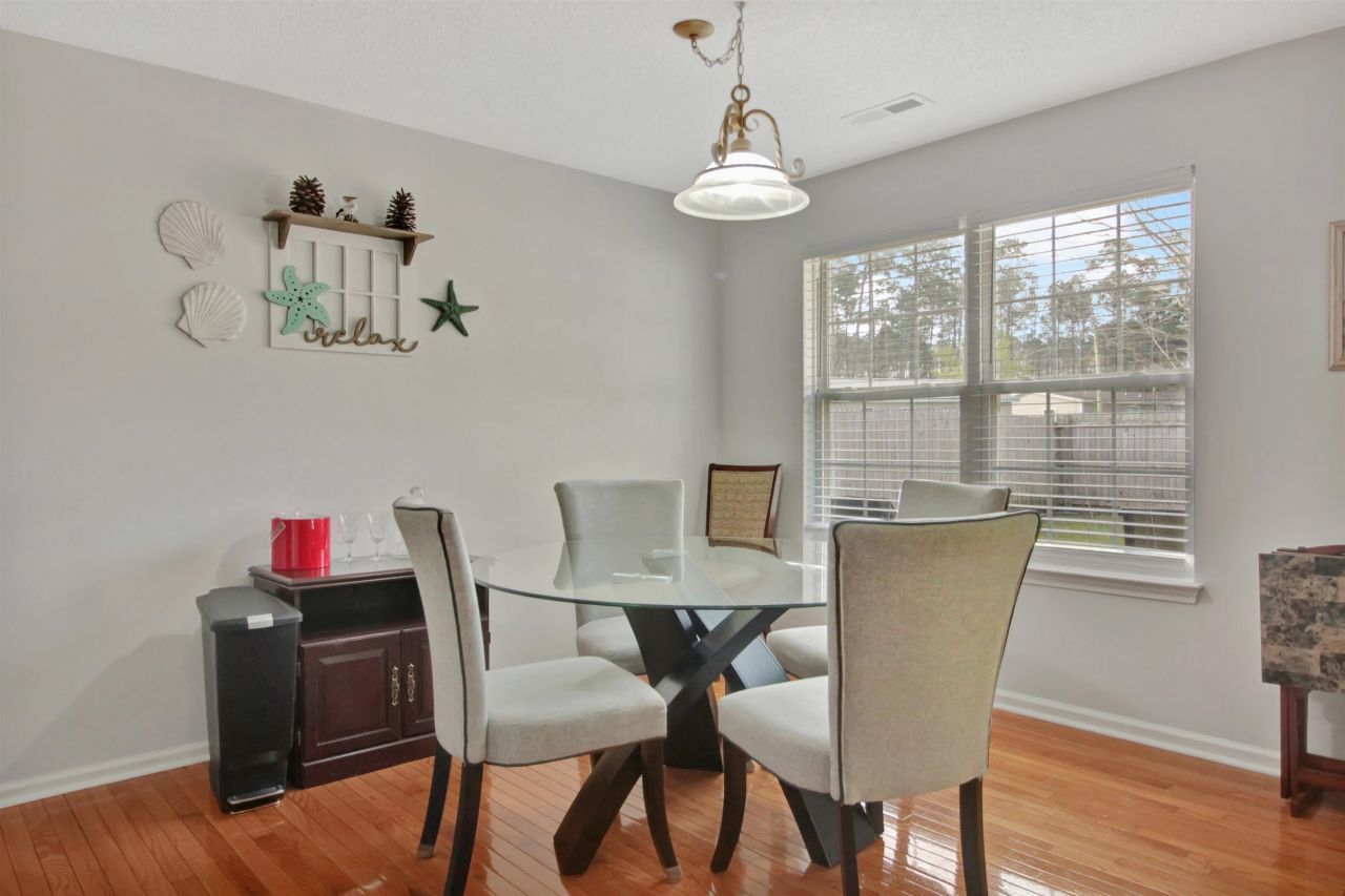 412 Plymouth Loop Photo 10