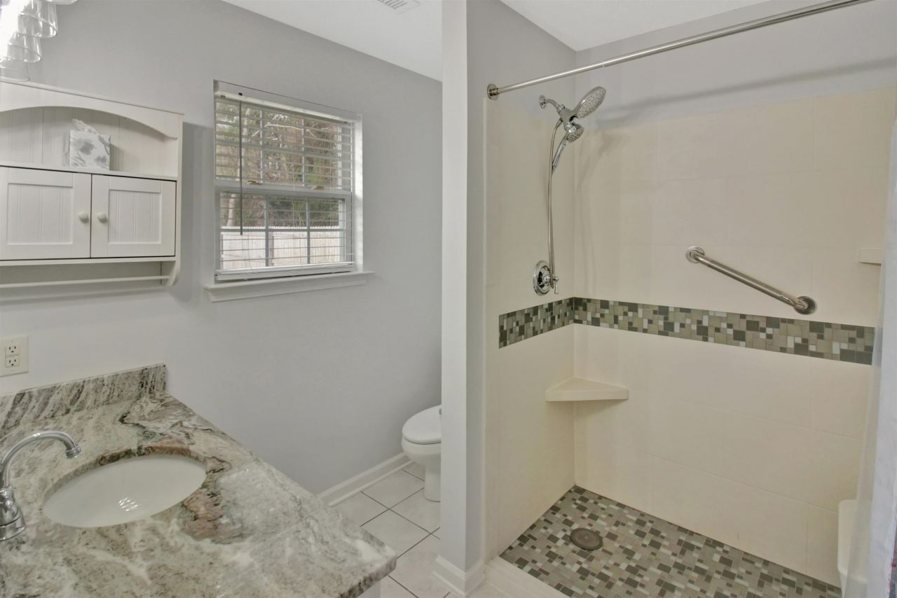 412 Plymouth Loop Photo 13