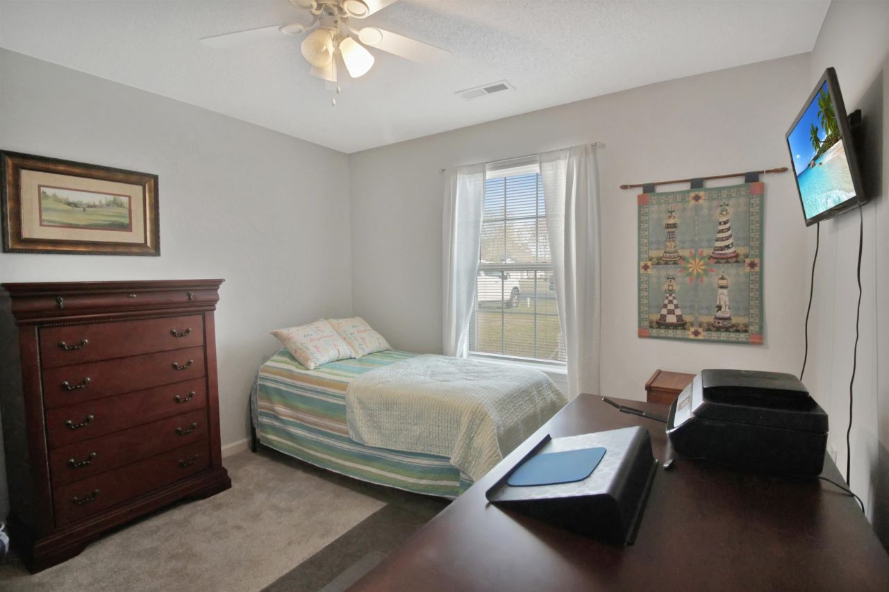 412 Plymouth Loop Photo 15