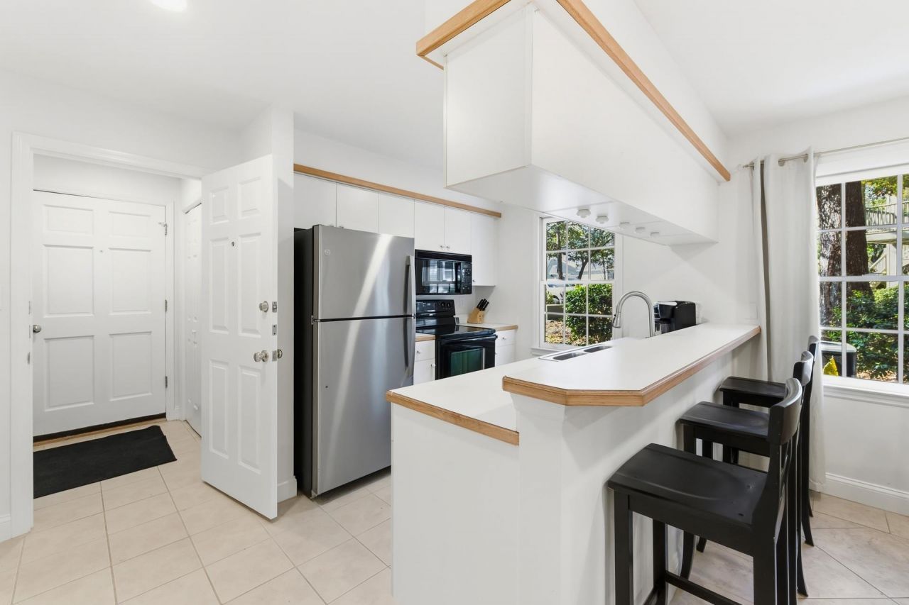 225 Tanglewood Dr.  Photo 10