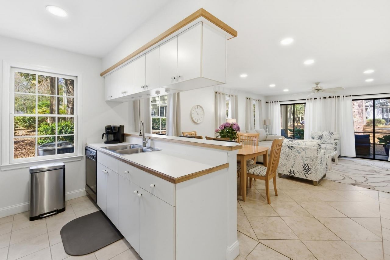 225 Tanglewood Dr.  Photo 11