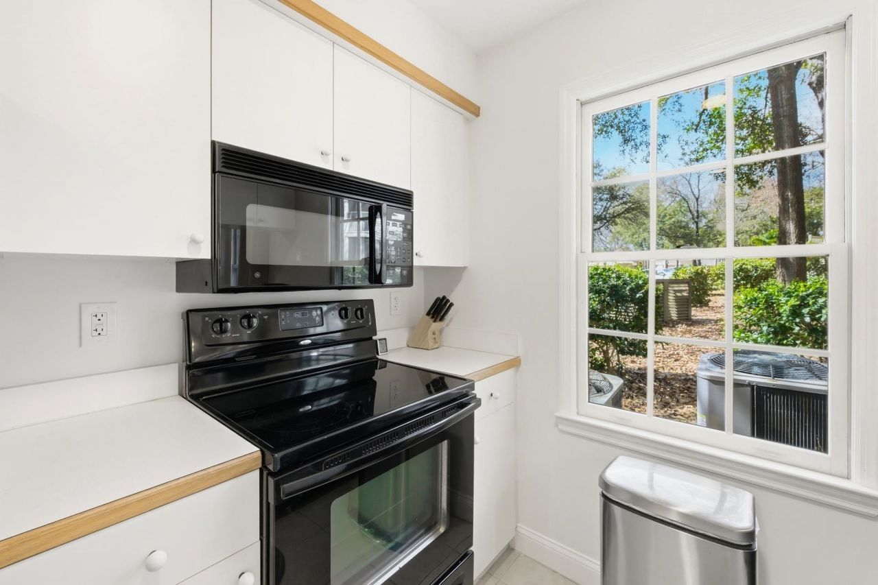 225 Tanglewood Dr.  Photo 14