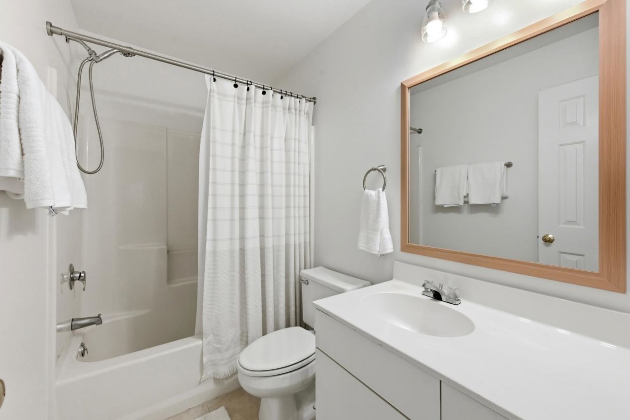 225 Tanglewood Dr.  Photo 18