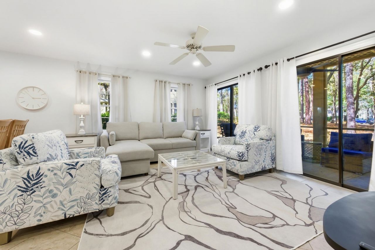 225 Tanglewood Dr.  Photo 6