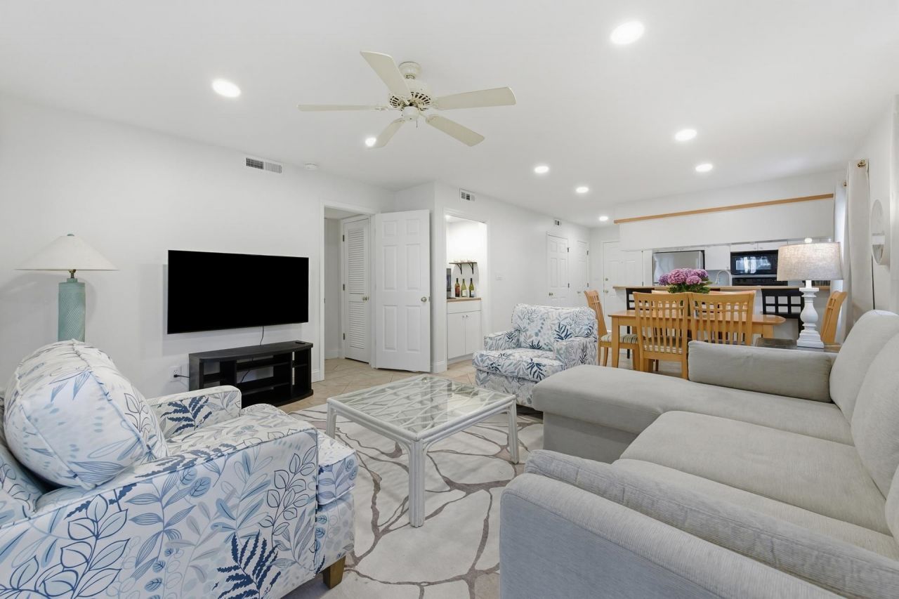 225 Tanglewood Dr.  Photo 7