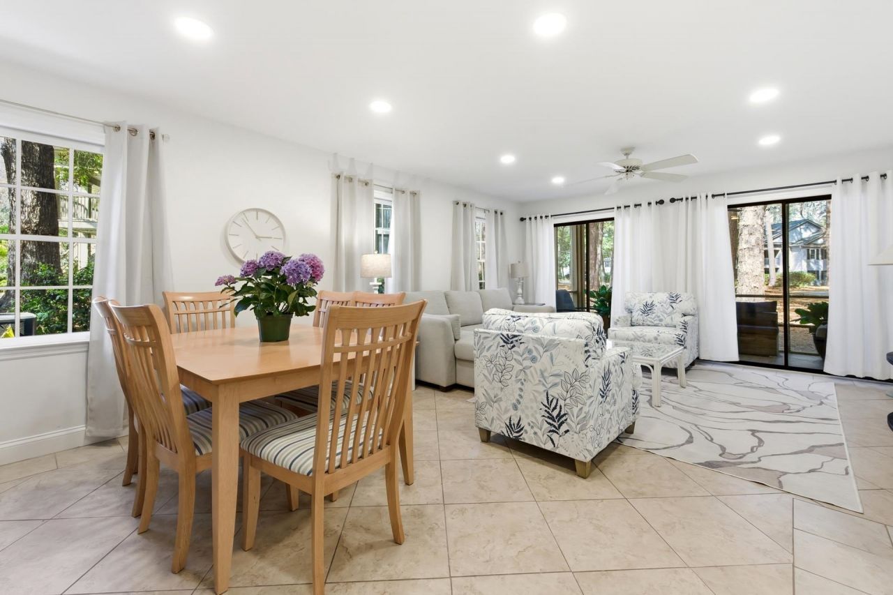 225 Tanglewood Dr.  Photo 9