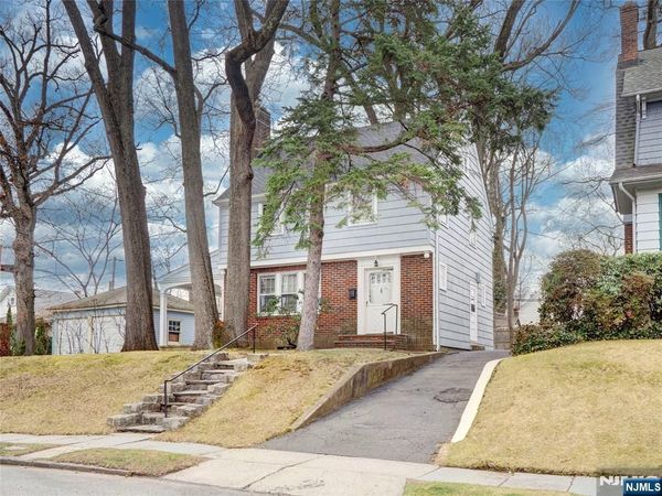 21 Edgewood Road, EAST ORANGE, NJ 07017