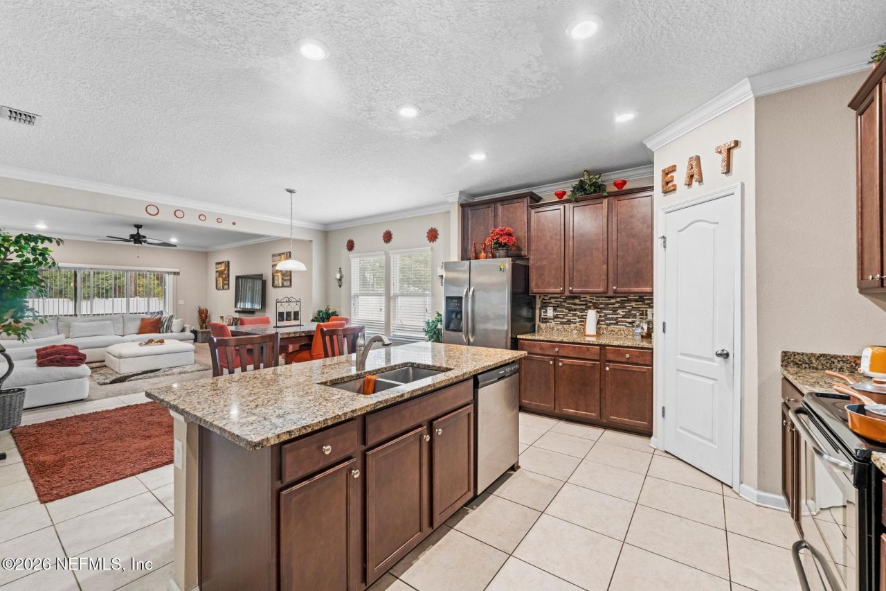 16198 Blossom Lake Drive, Jacksonville, FL 32218 Photo