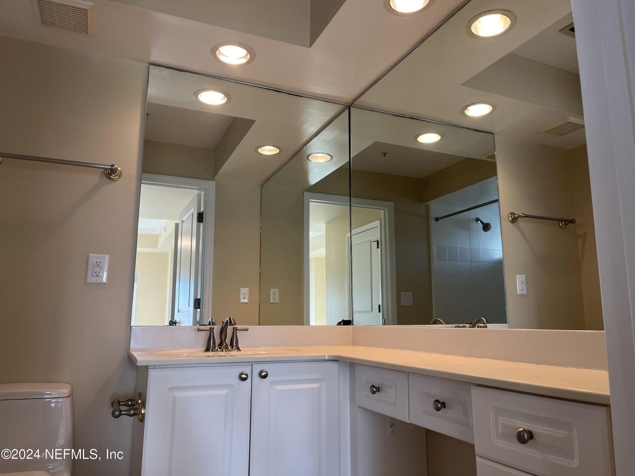 400 E Bay Street, Unit 402, Jacksonville, FL 32202 Photo