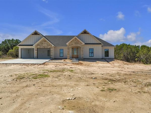 105 Anchors Way, Bluff Dale, TX 76433