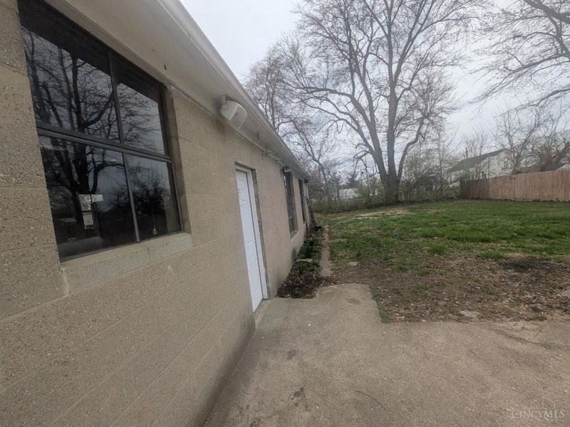 510 W Walnut Street, Franklin Twp, OH 45120 Photo 3