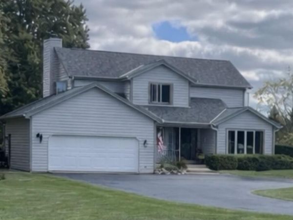 W253S10980 Hunters Run, Mukwonago, WI 53149
