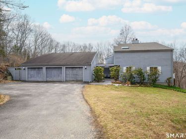 11 Chestnut Hill, Sherman, CT 06784