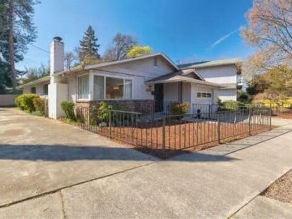 401 SW J Street, Grants Pass, OR 97526