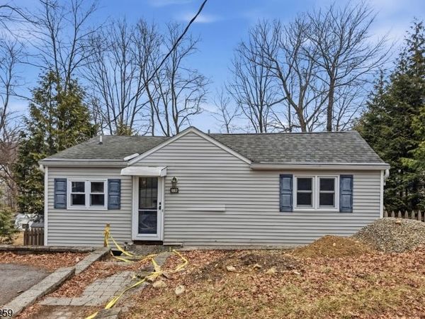 19 Sutton Rd, Hopatcong, NJ 07843