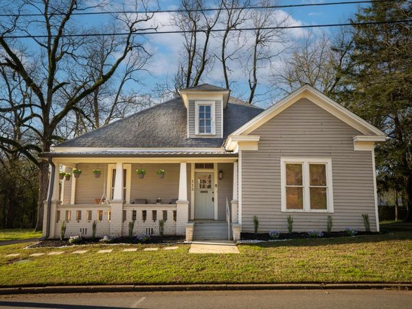 115 W Gillespie, Starkville, MS 39759