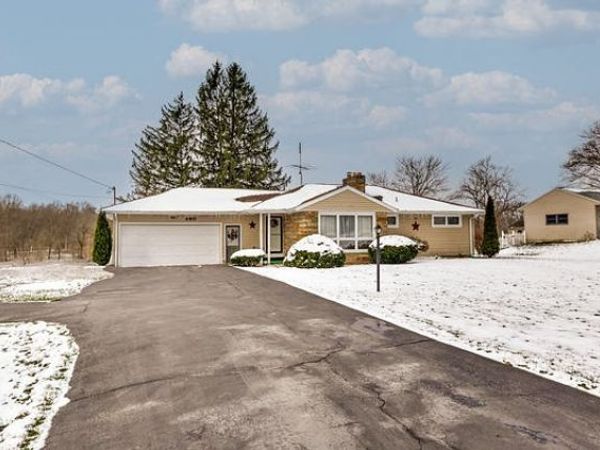 860 S Keel Ridge Rd, Hermitage, PA 16148
