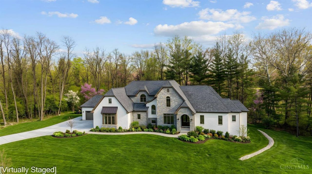 2 Abbey Place, Cincinnati, OH 45243 Main Photo