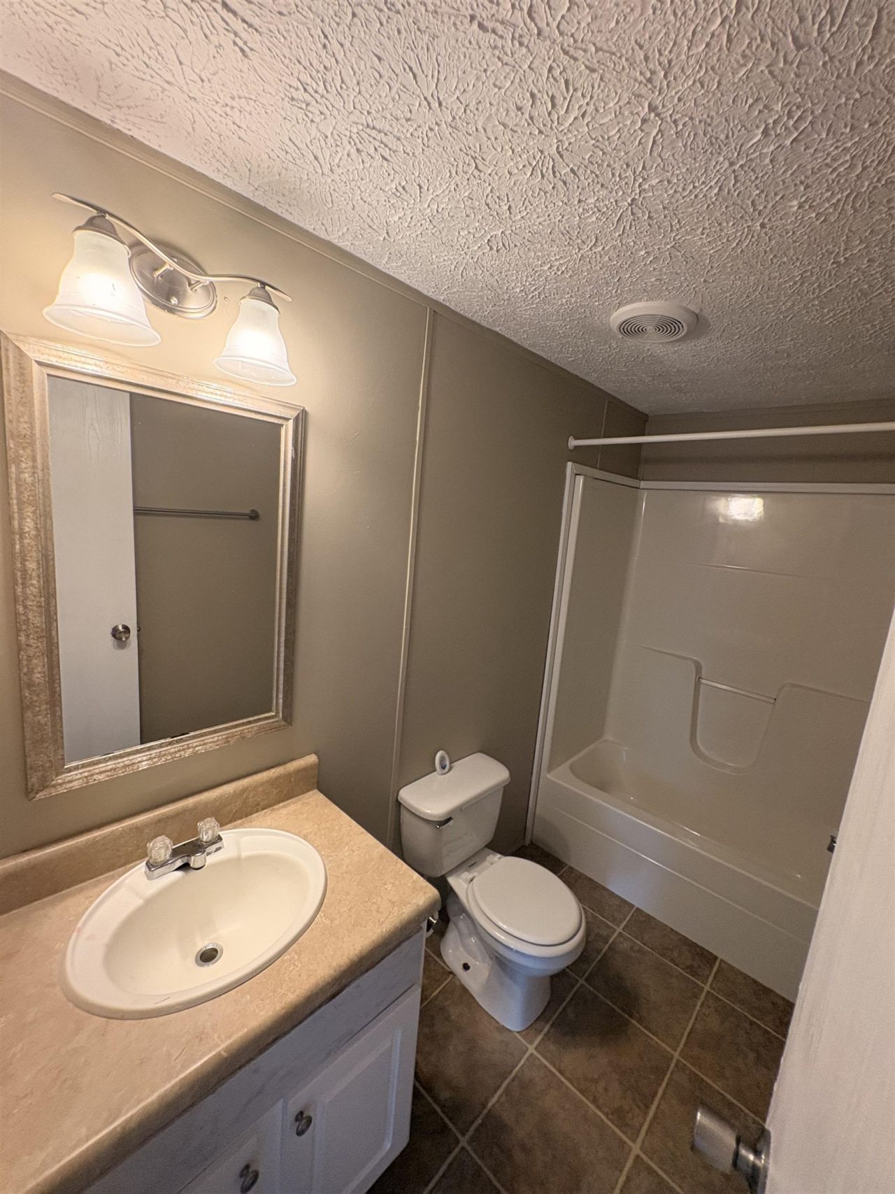2700 Capricorn Dr. Photo 28