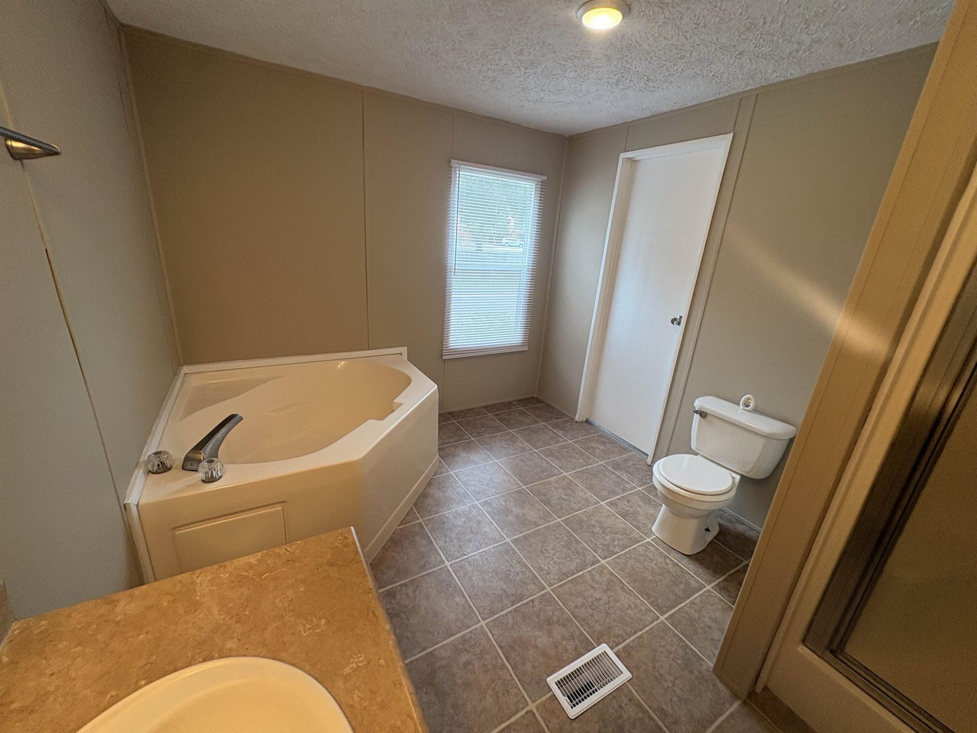 2700 Capricorn Dr. Photo 41