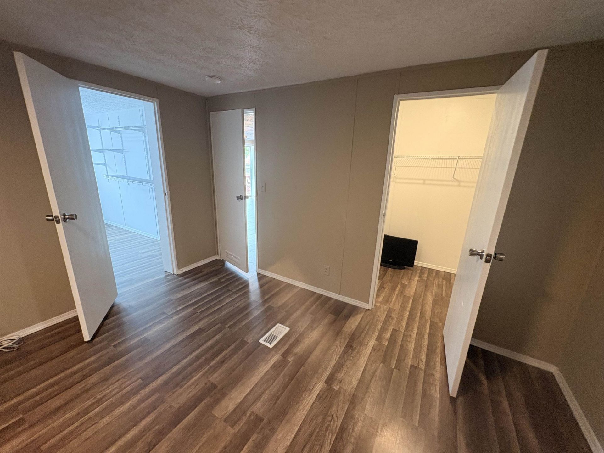 2700 Capricorn Dr. Photo 47