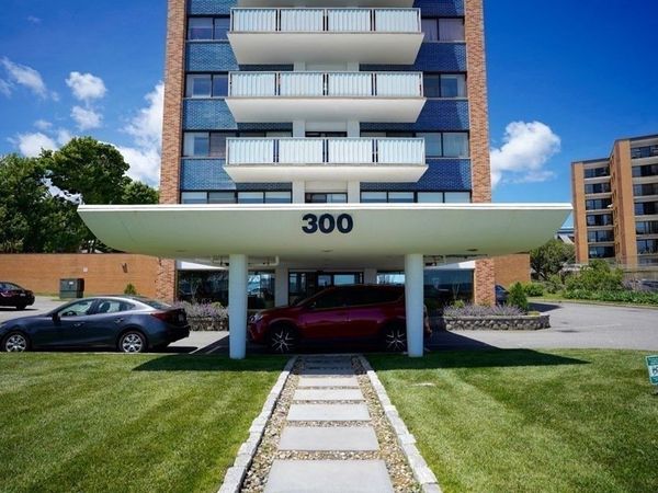 300 Lynn Shore Drive, Unit 802, Lynn, MA 01907