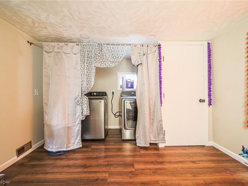 301 W Main Street, Wilmot, OH 44689 Photo 4