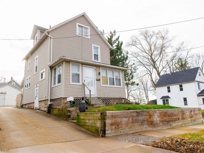 2125 10th Street SW, Akron, OH 44314 Photo 2