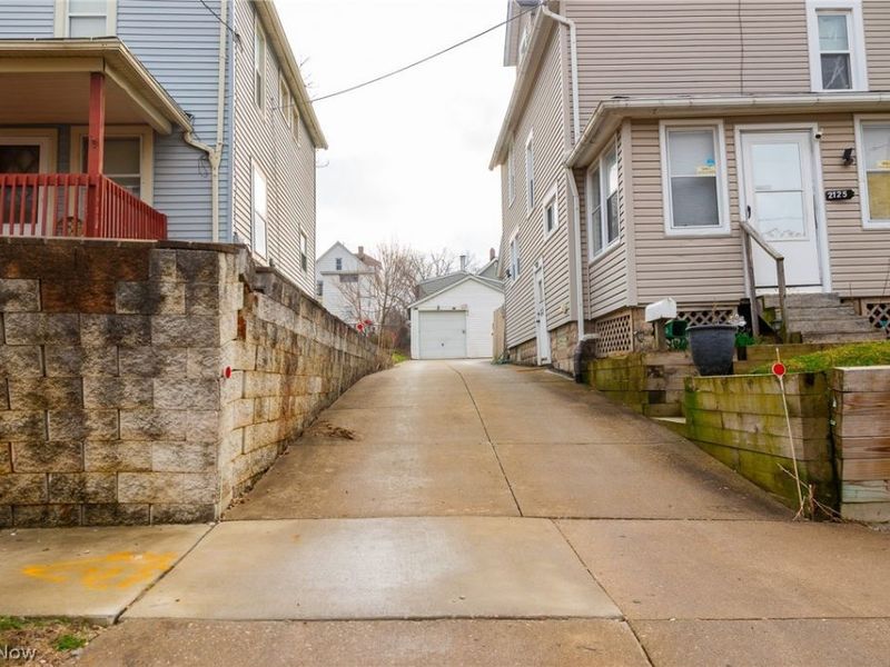 2125 10th Street SW, Akron, OH 44314 Photo 3
