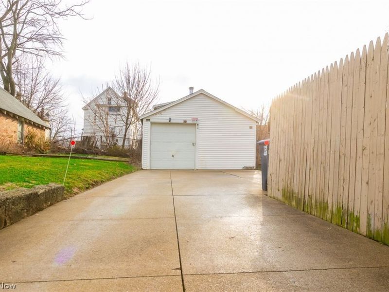 2125 10th Street SW, Akron, OH 44314 Photo 4