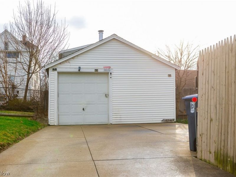 2125 10th Street SW, Akron, OH 44314 Photo 5