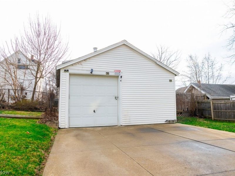 2125 10th Street SW, Akron, OH 44314 Photo 6