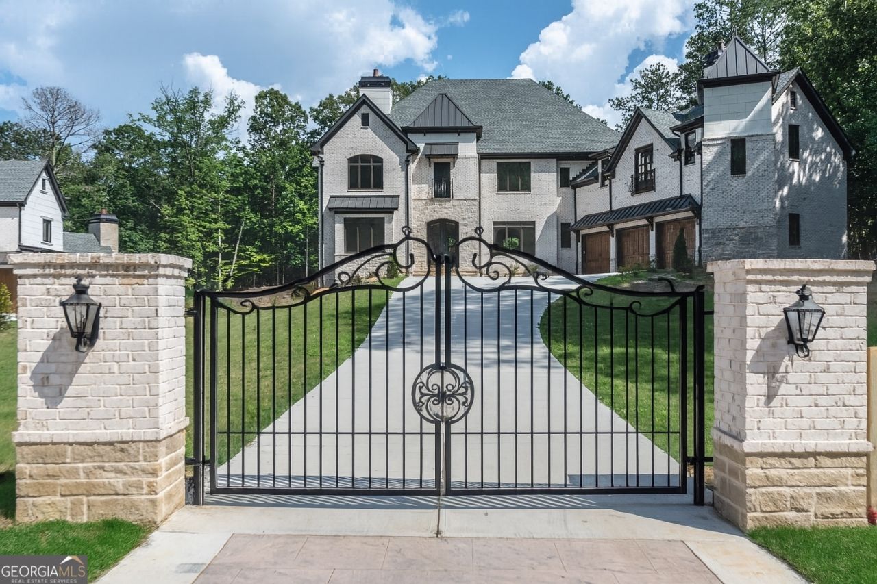 10745 Shallowford Road, Roswell, GA 30075 Main Photo