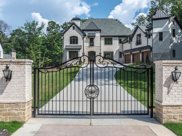 10745 Shallowford Road, Roswell, GA 30075