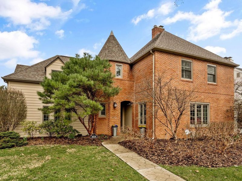 2604 Sherwood Road, Columbus, OH 43209 Photo 1